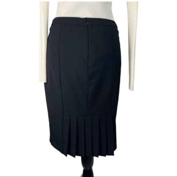 Trina Turk Women's Black Accent Bow Pleated Minimalist Pencil Skirt 4/W31 - Picture 4 of 10